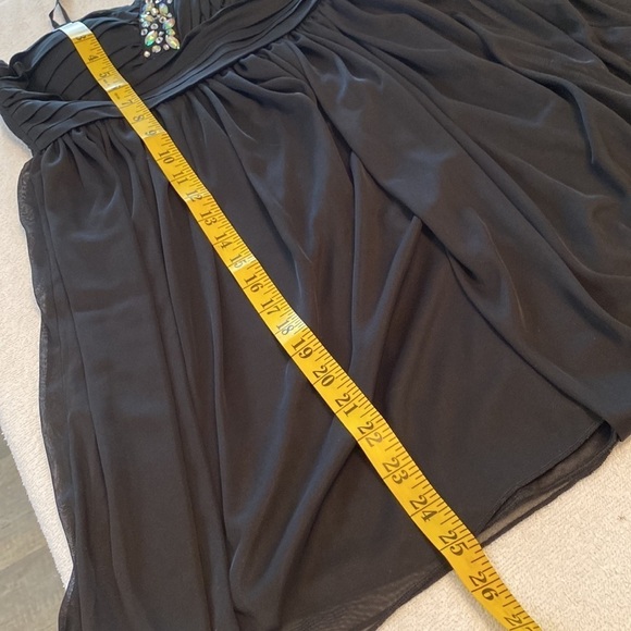 Mebon dress rhinestone and sequin embellishments sleeveless Size medium NWT - Picture 3 of 9